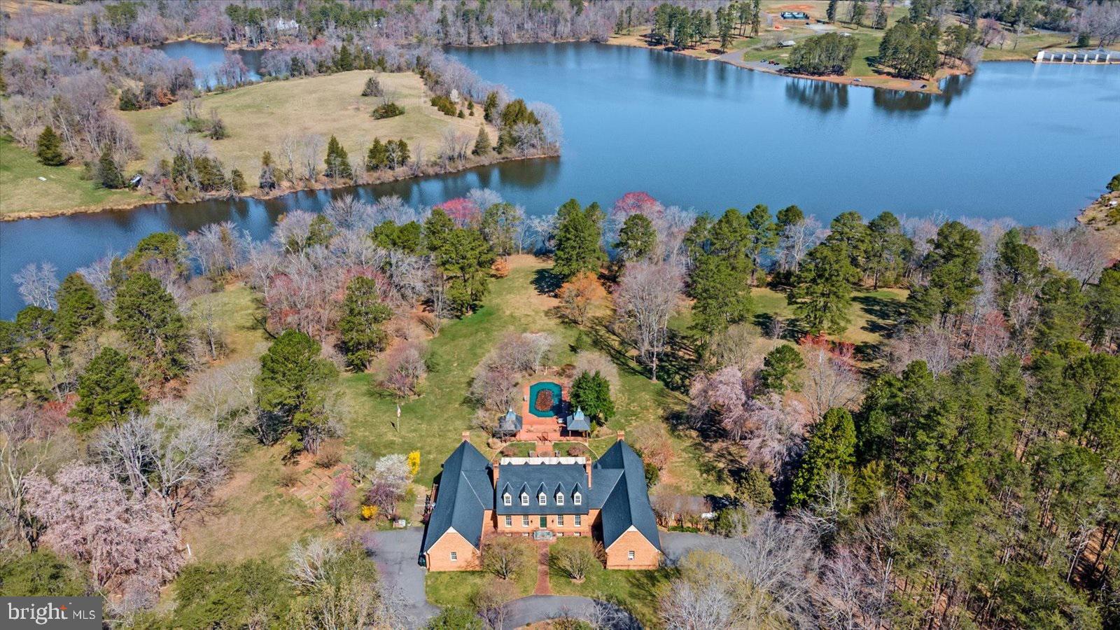 MOUNTAIN RUN LAKE - Residential