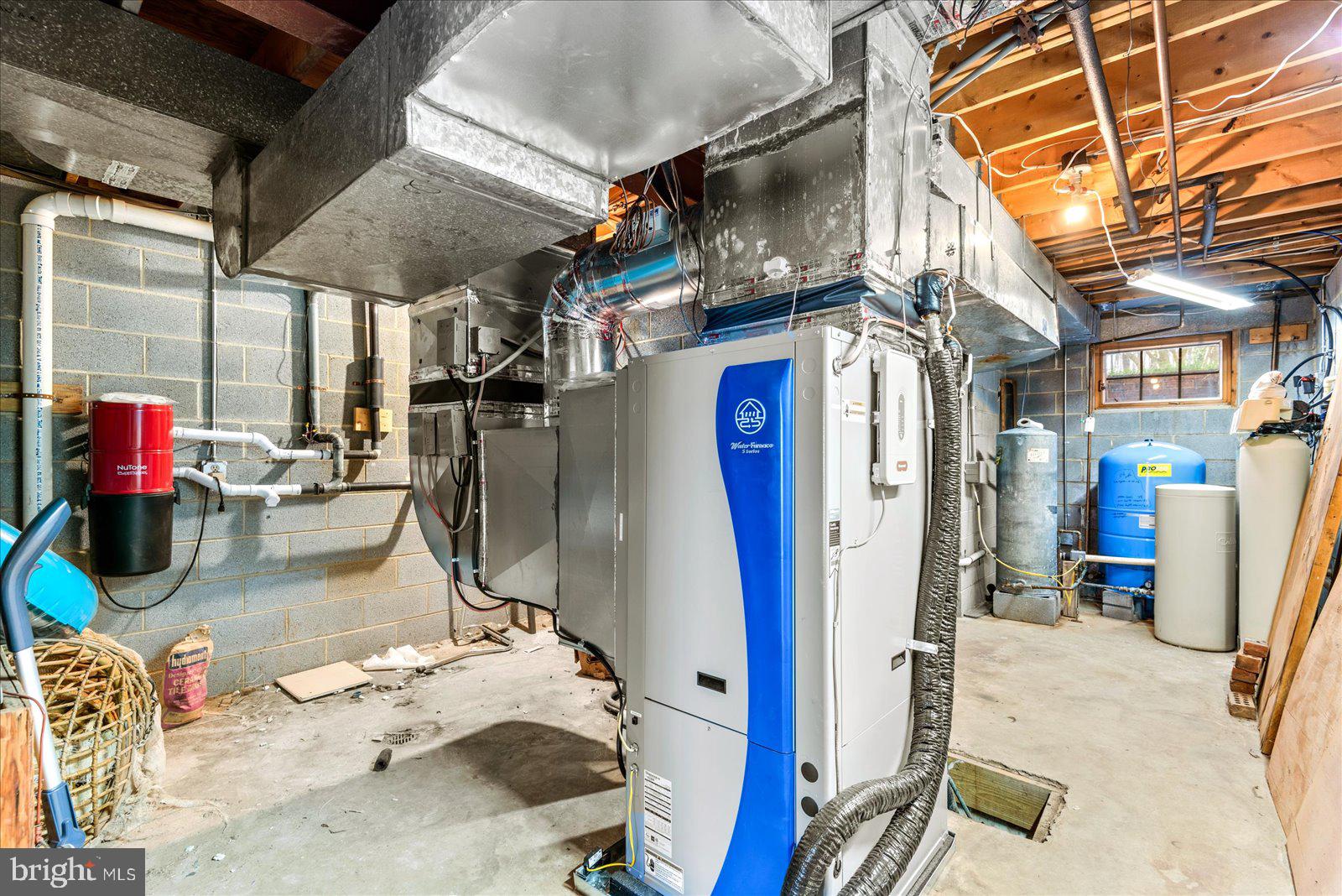 MOUNTAIN RUN LAKE - Residential