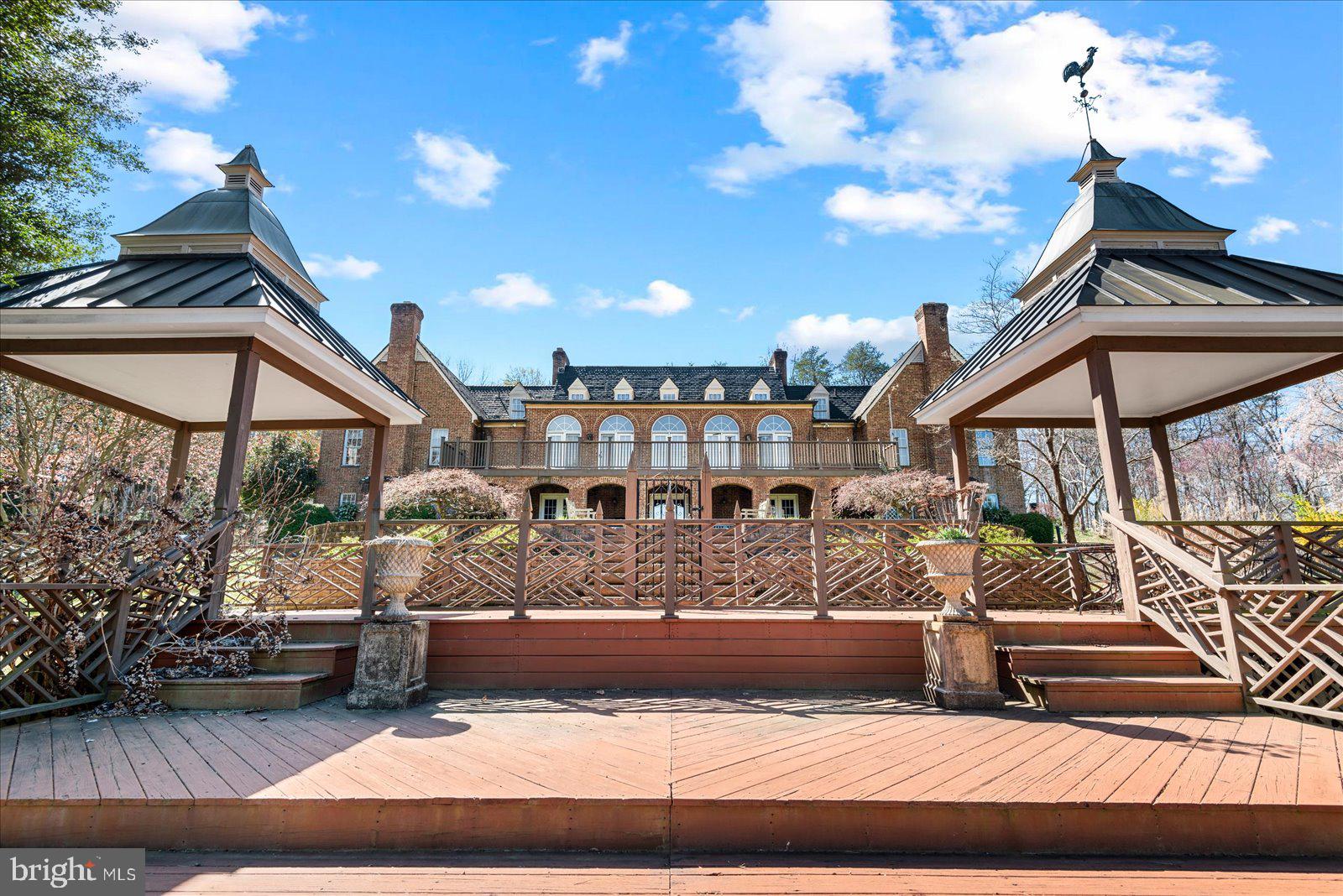 MOUNTAIN RUN LAKE - Residential