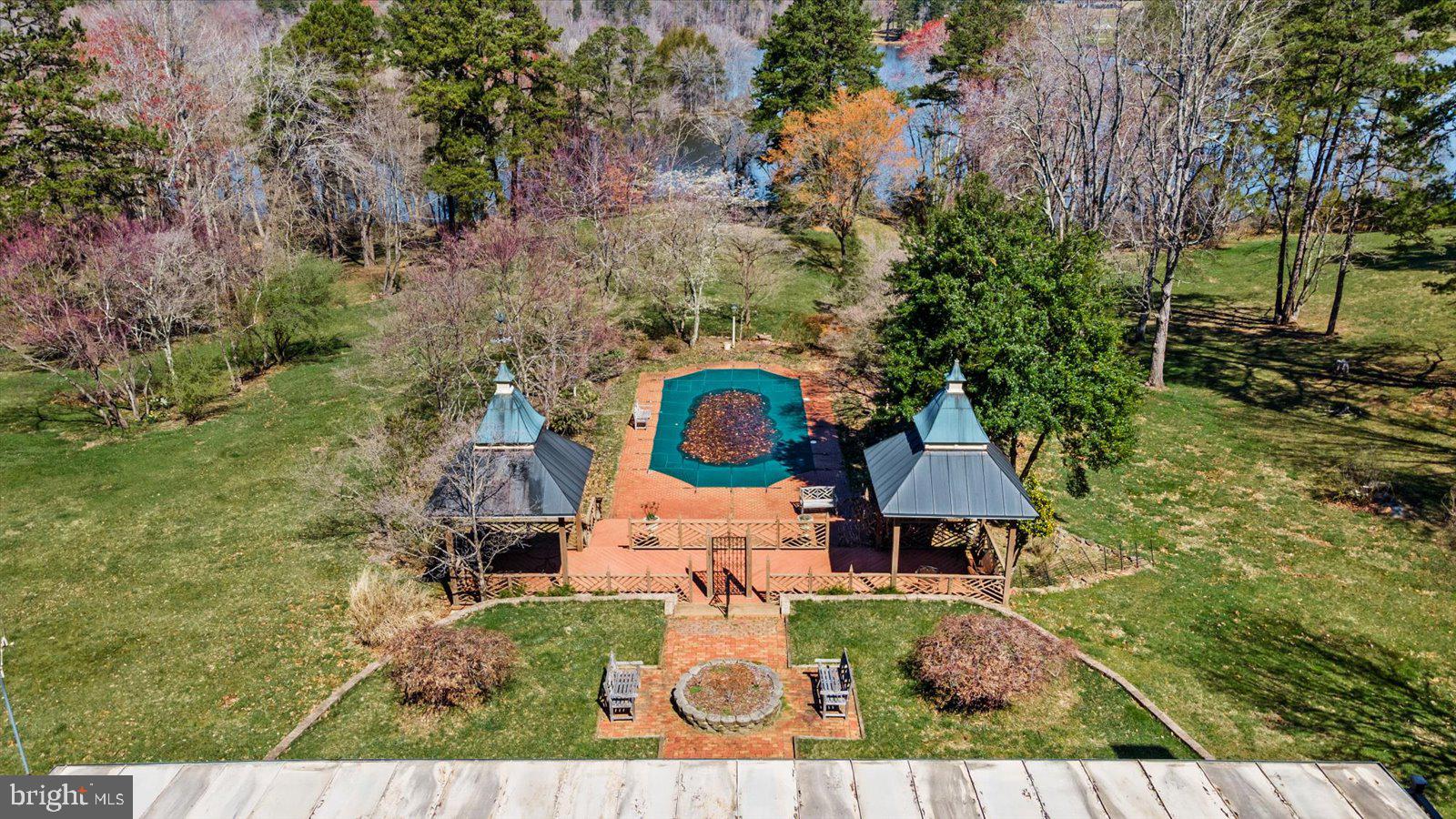 MOUNTAIN RUN LAKE - Residential