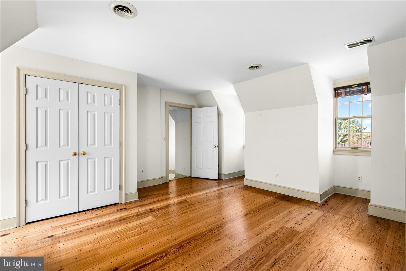 MOUNTAIN RUN LAKE - Residential