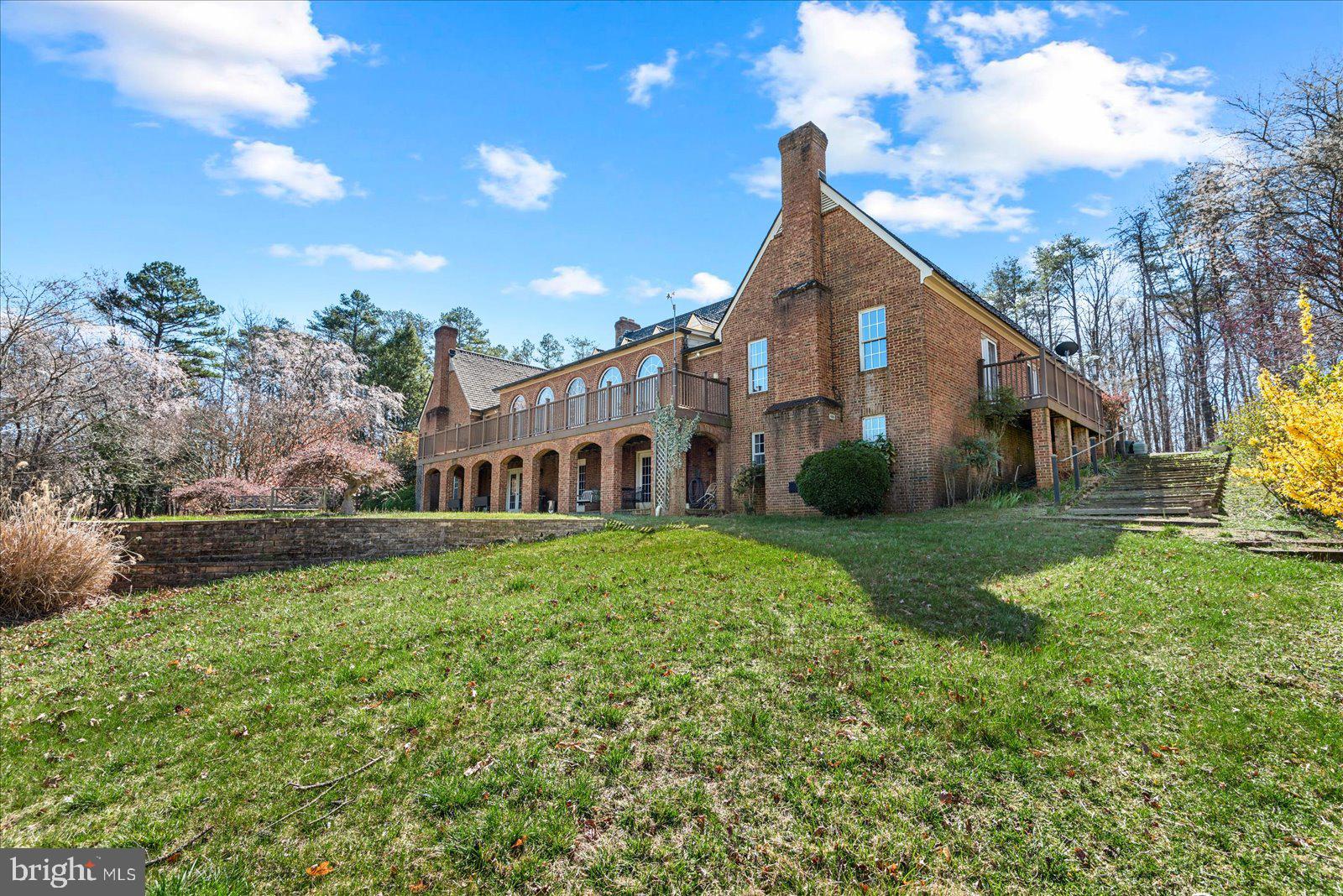 MOUNTAIN RUN LAKE - Residential