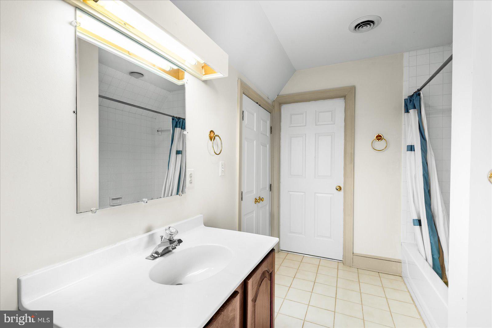 MOUNTAIN RUN LAKE - Residential