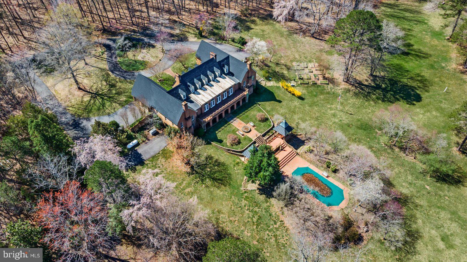 MOUNTAIN RUN LAKE - Residential