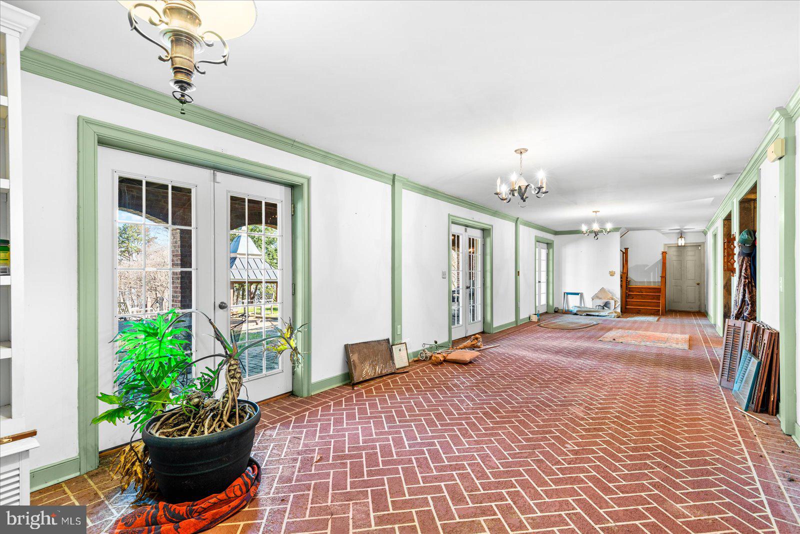 MOUNTAIN RUN LAKE - Residential