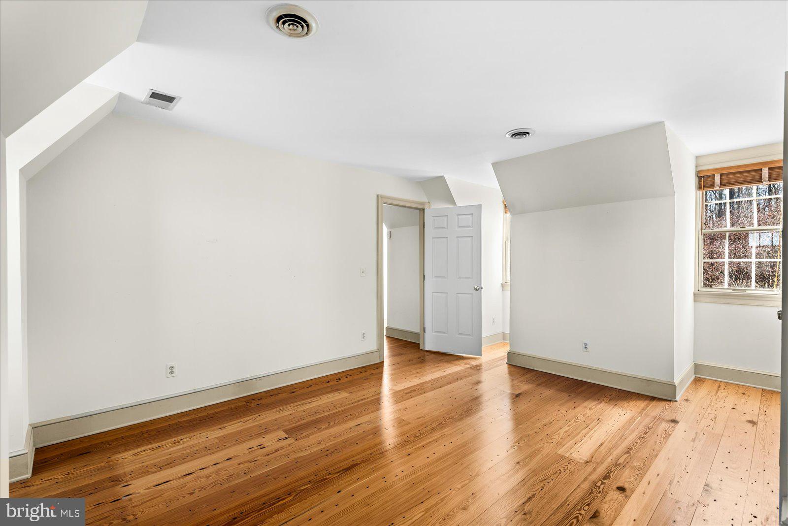 MOUNTAIN RUN LAKE - Residential