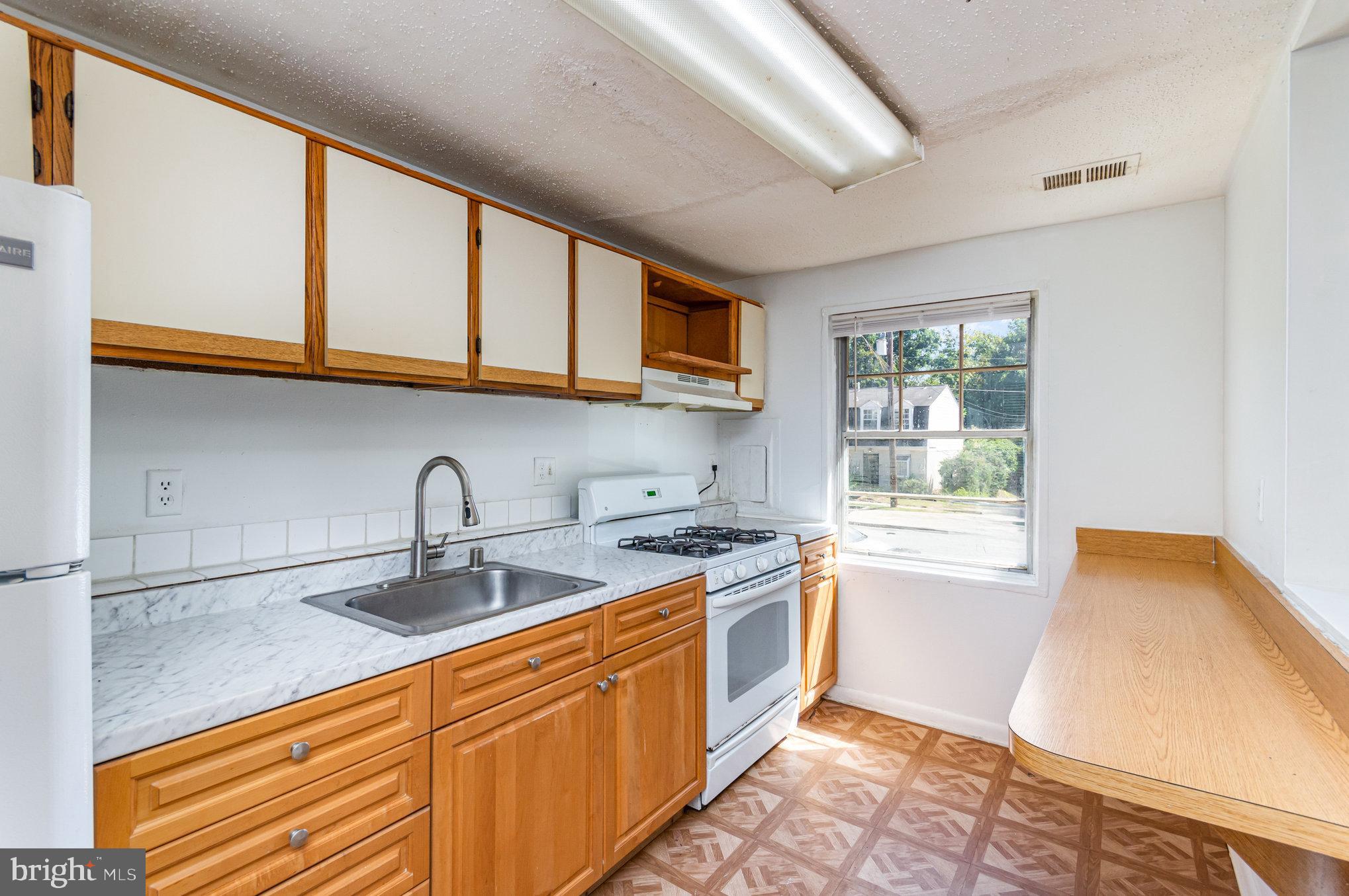 WINDMILL SQUARE - Residential