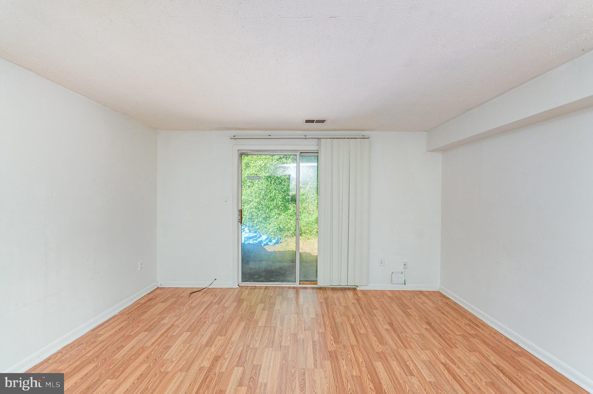 WINDMILL SQUARE - Residential