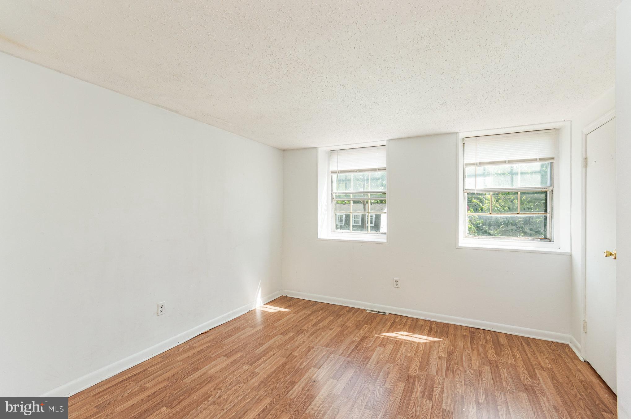 WINDMILL SQUARE - Residential