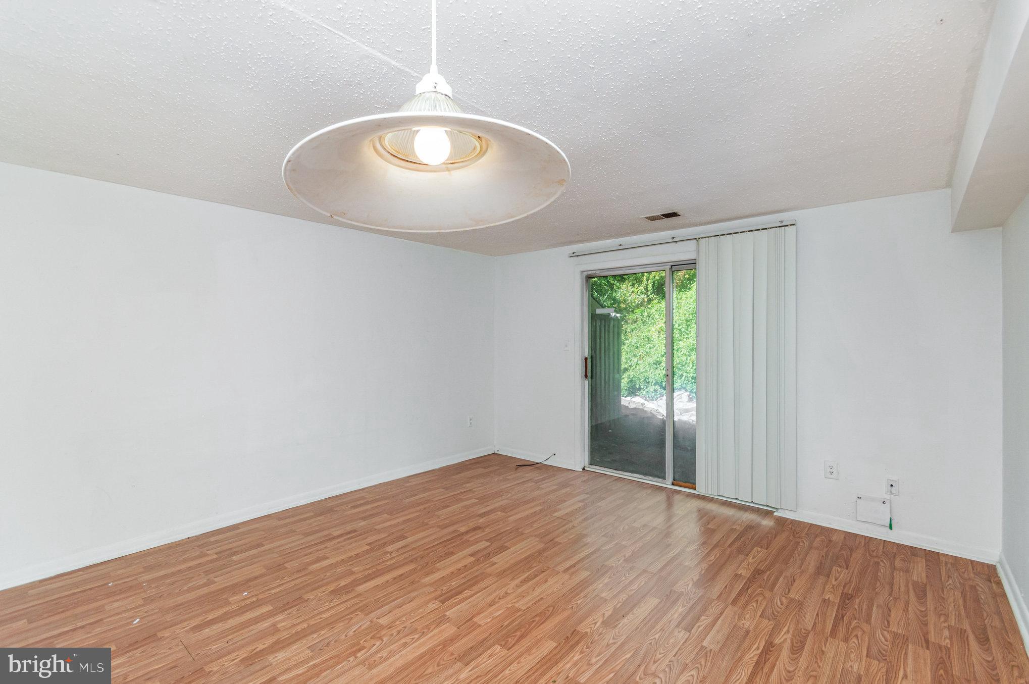 WINDMILL SQUARE - Residential