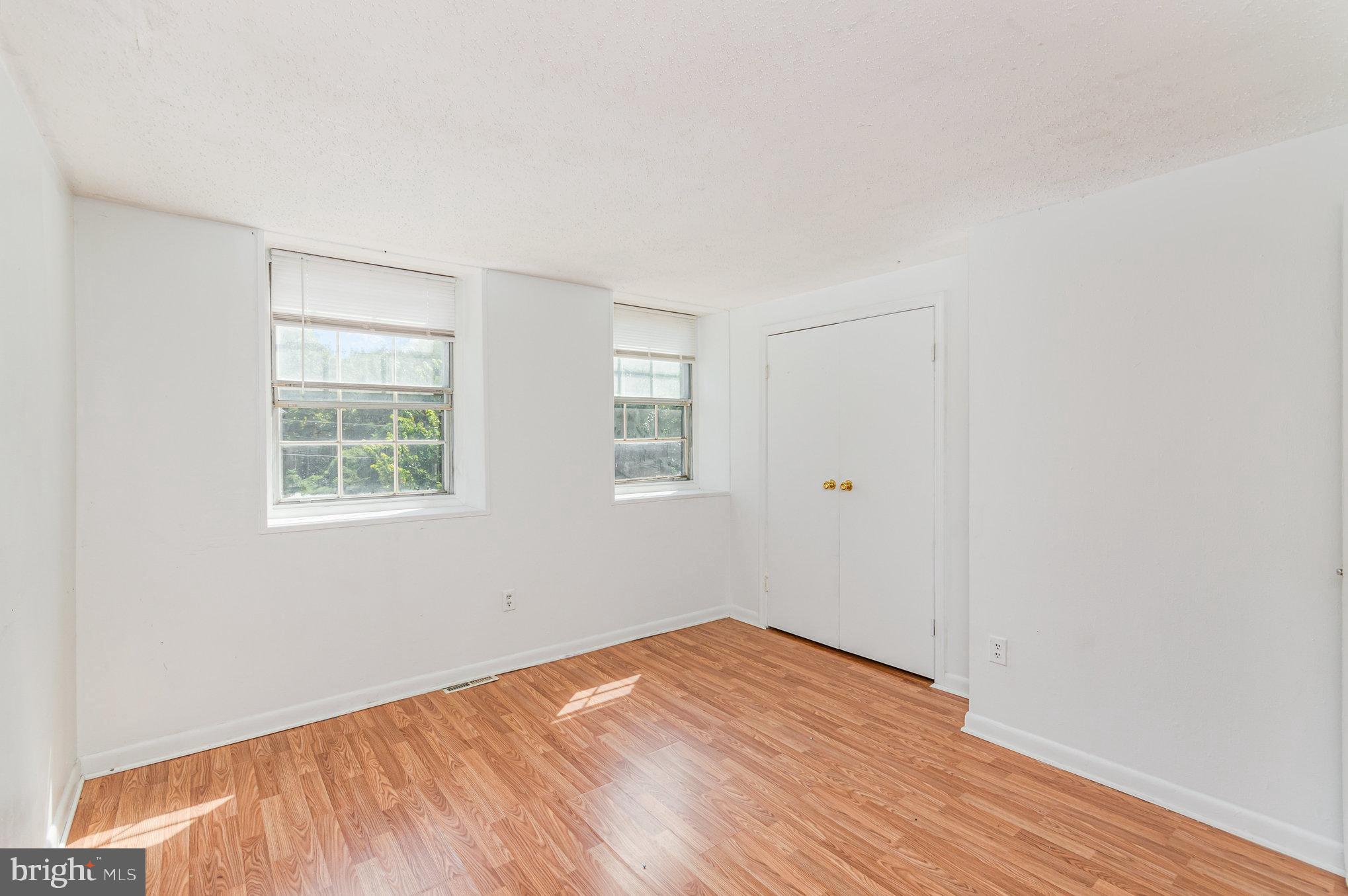 WINDMILL SQUARE - Residential