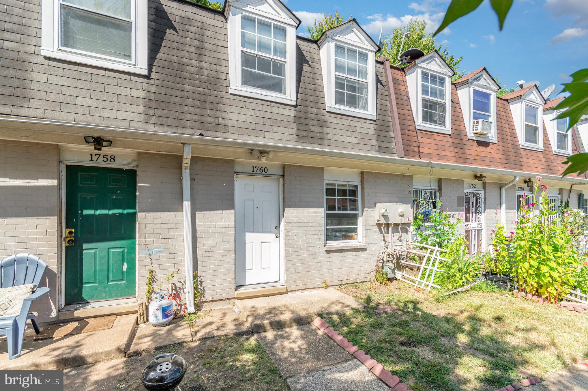 WINDMILL SQUARE - Residential