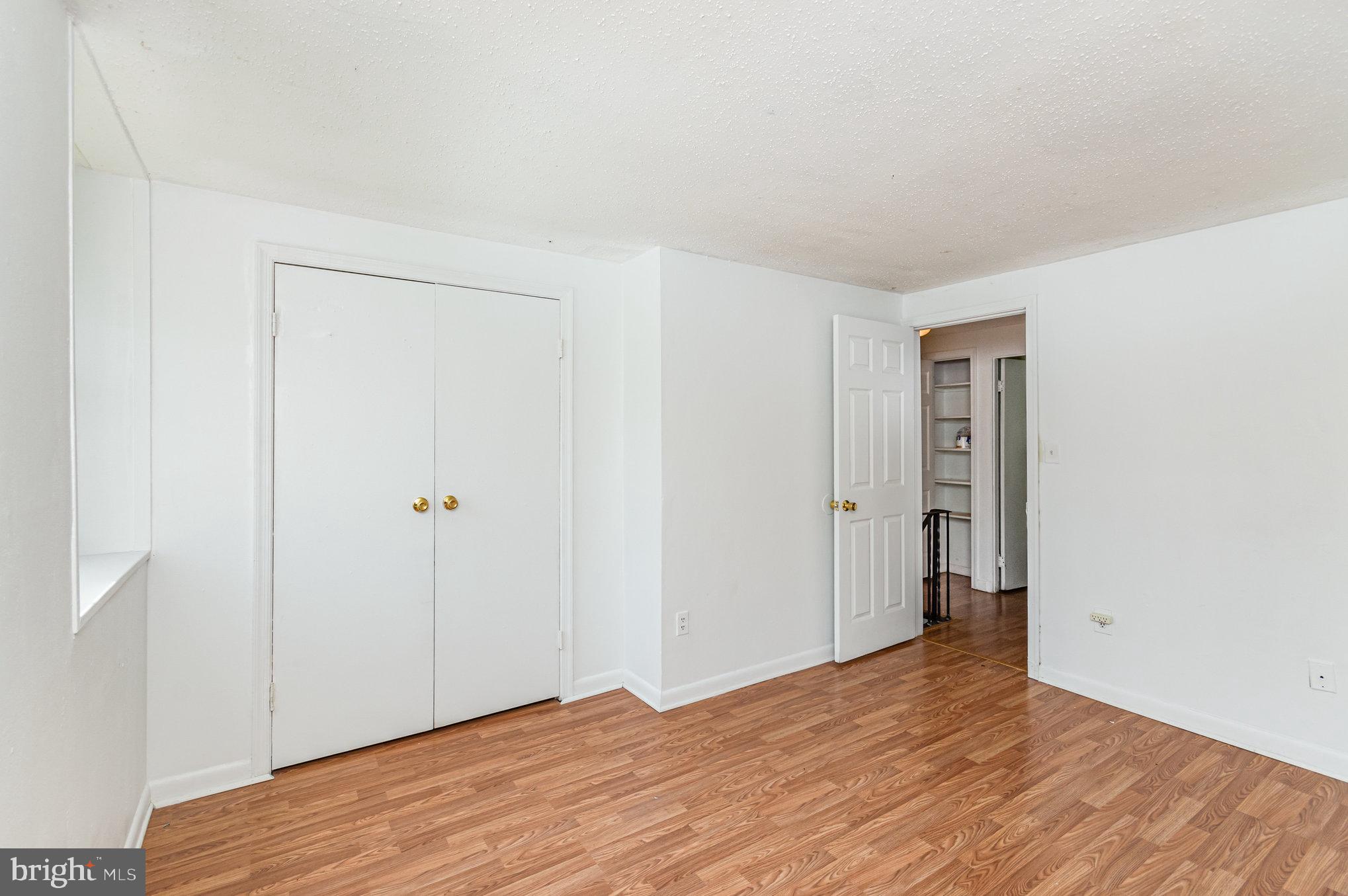 WINDMILL SQUARE - Residential