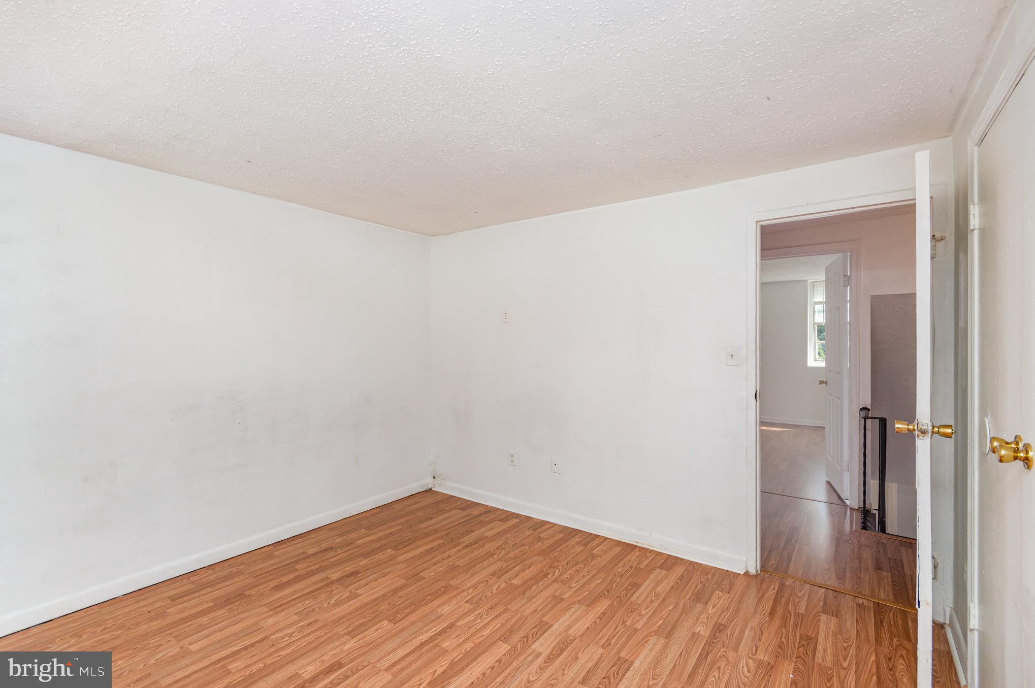 WINDMILL SQUARE - Residential