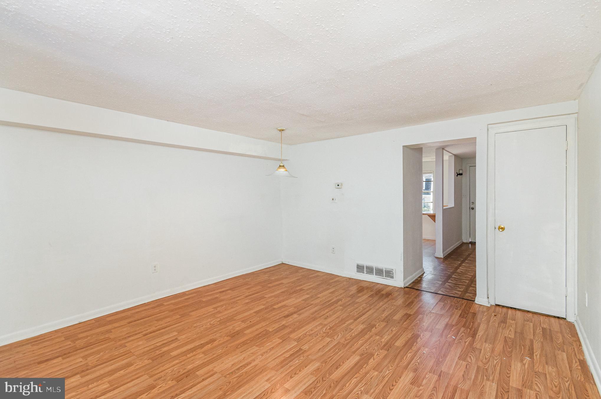 WINDMILL SQUARE - Residential