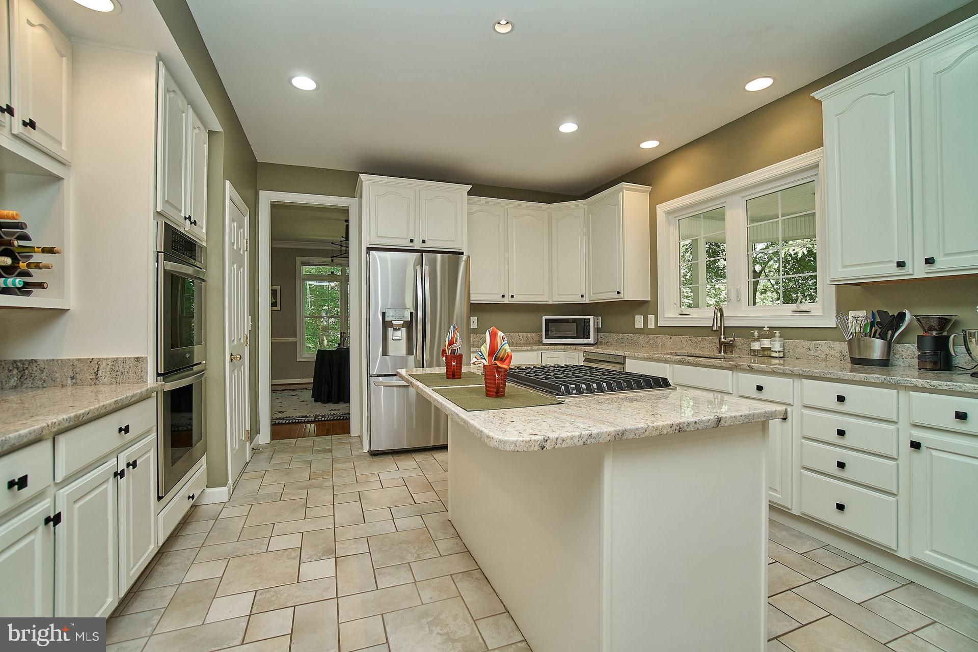 EMERALD OAKS - Residential