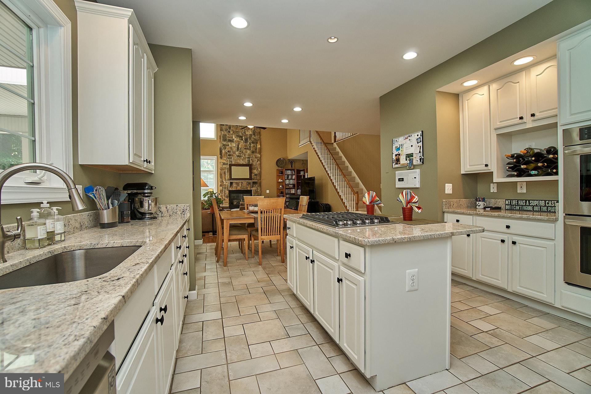 EMERALD OAKS - Residential