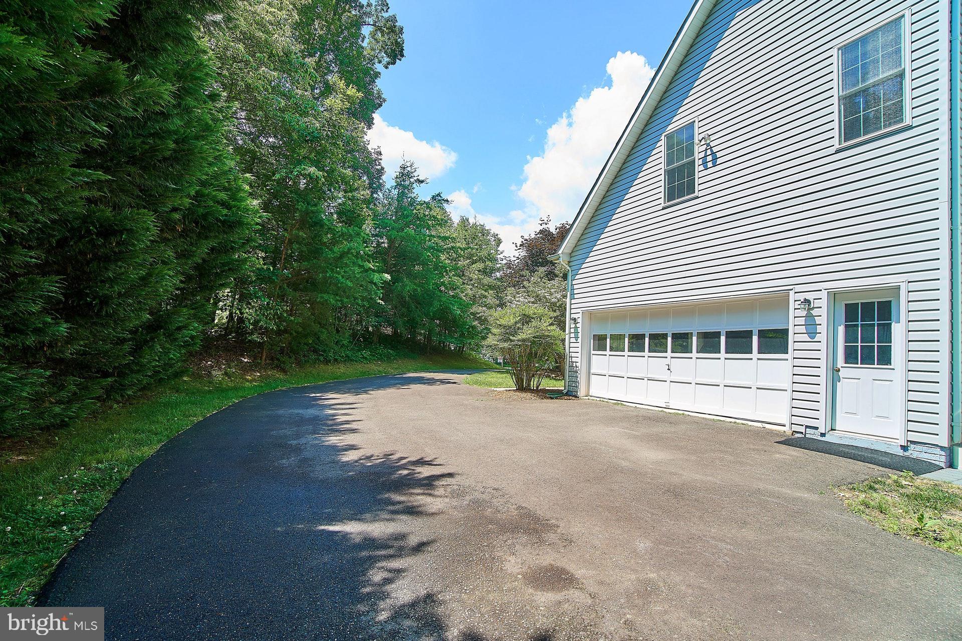 EMERALD OAKS - Residential