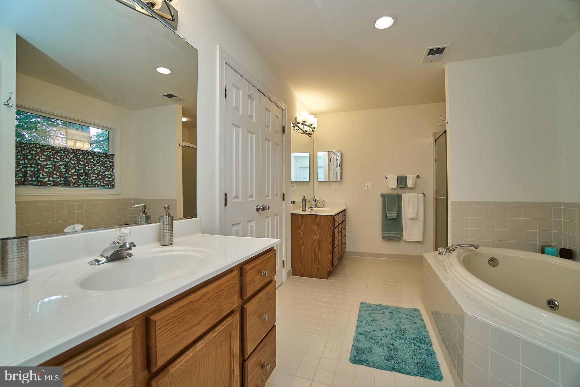 EMERALD OAKS - Residential