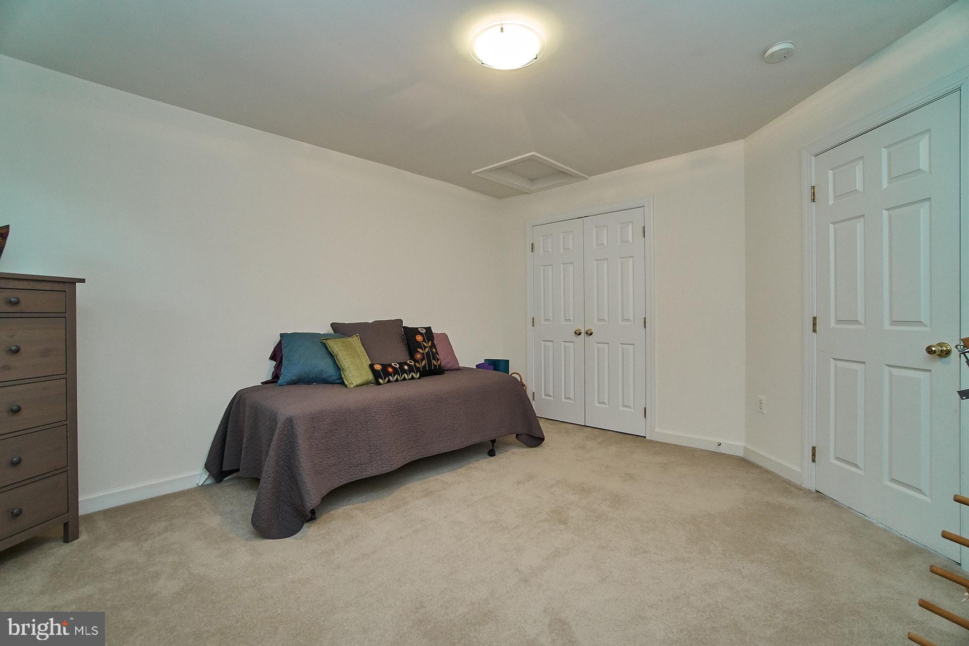 EMERALD OAKS - Residential