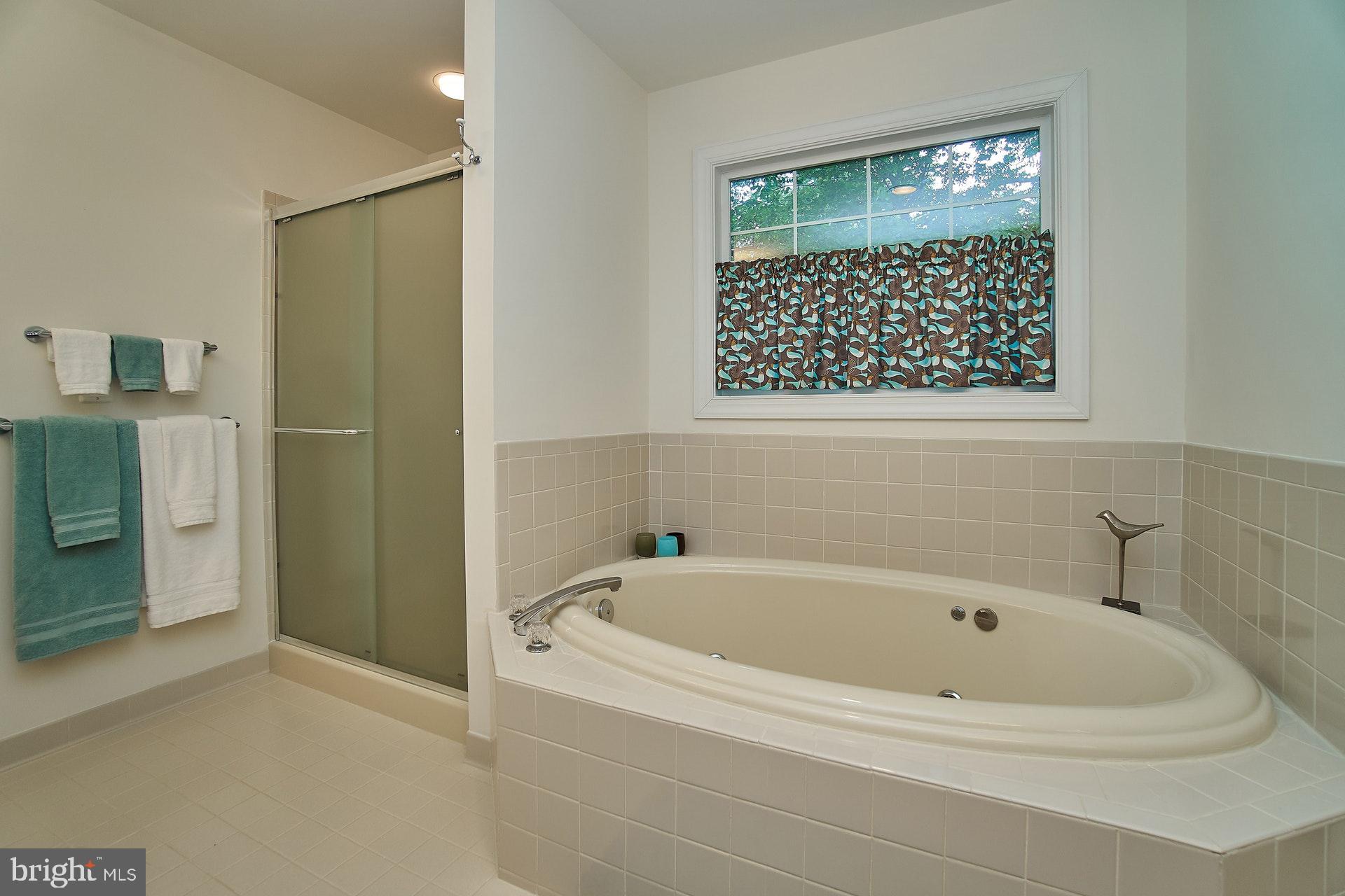 EMERALD OAKS - Residential