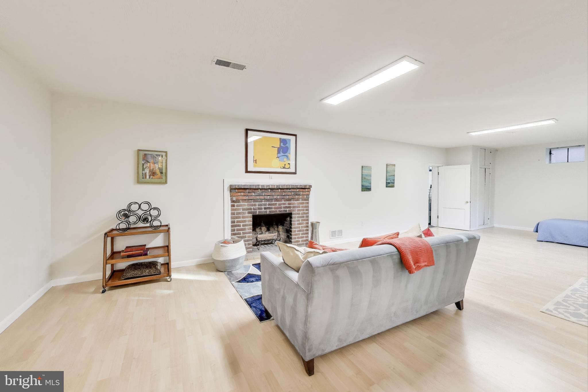 NORTH HILLS - Residential