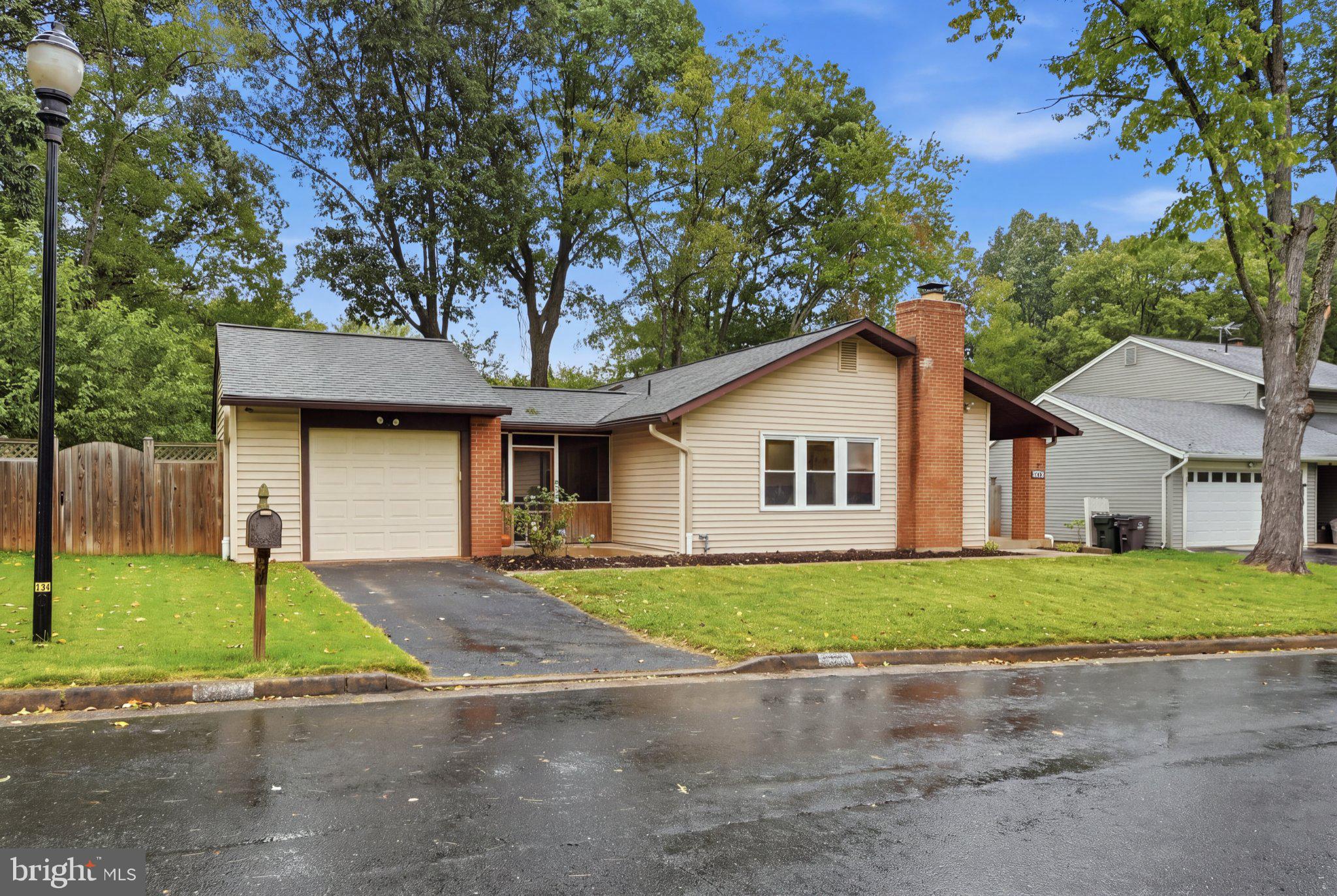 268 W MEADOWLAND LANE