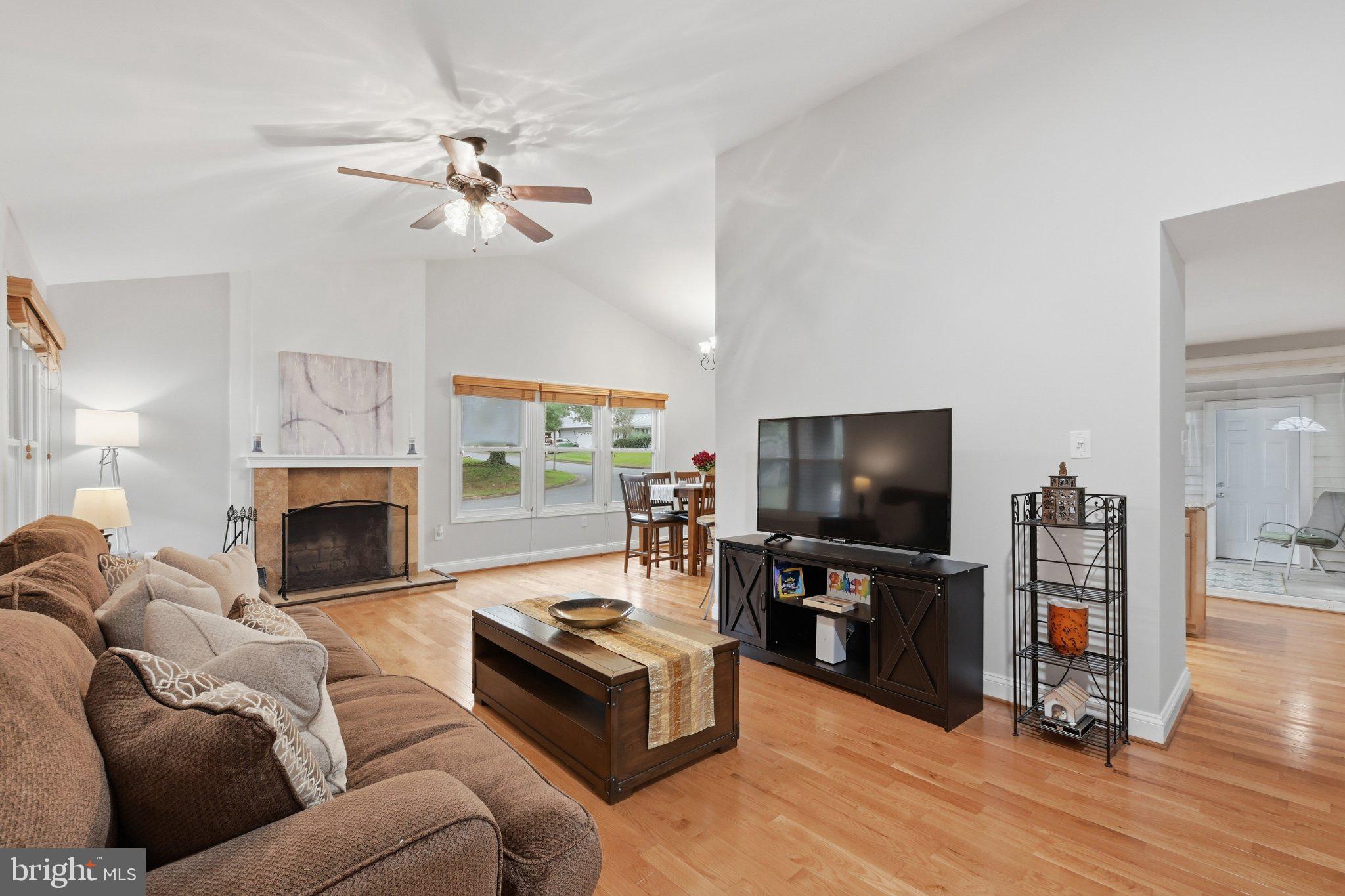 268 W MEADOWLAND LANE