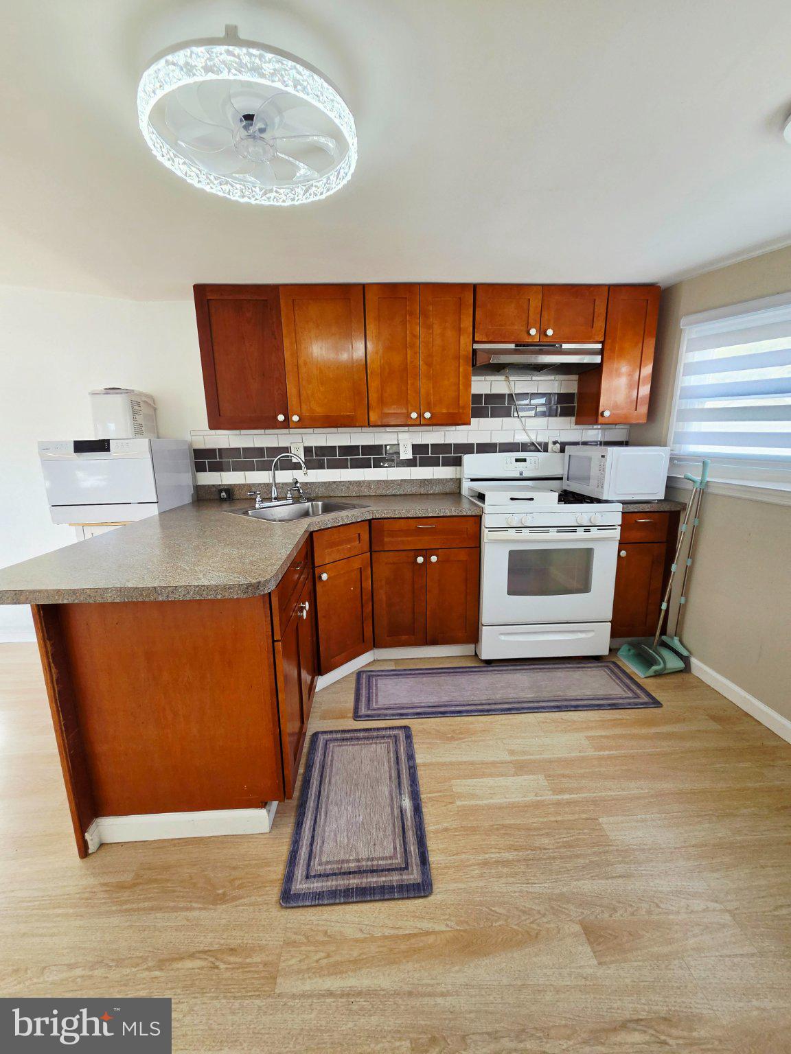 1205 FARRELL AVENUE 2