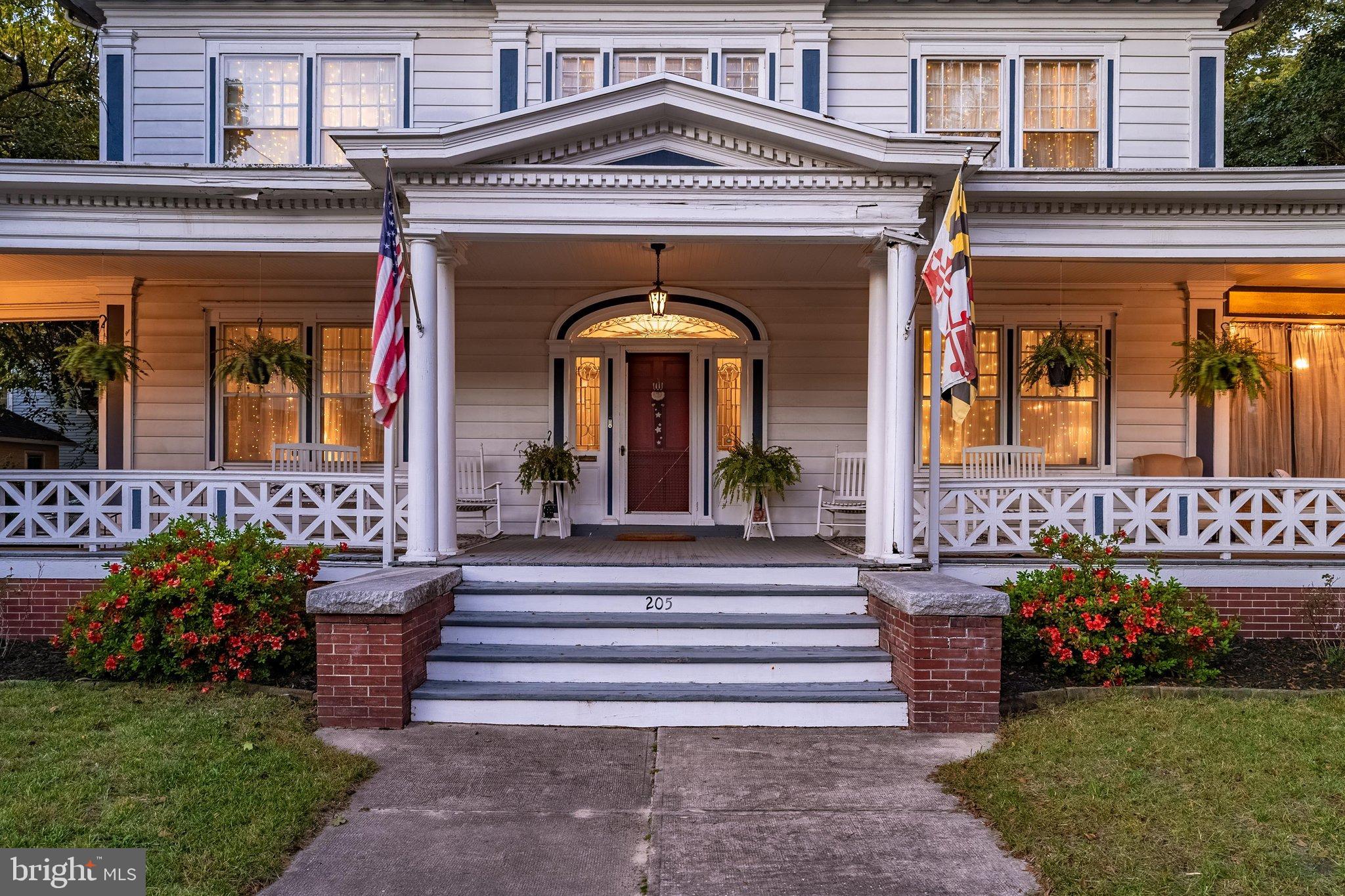 205 E ISABELLA STREET