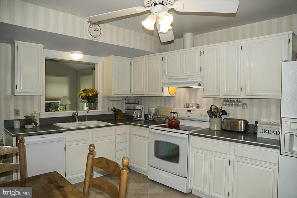 CHAPEL HILLS - Residential