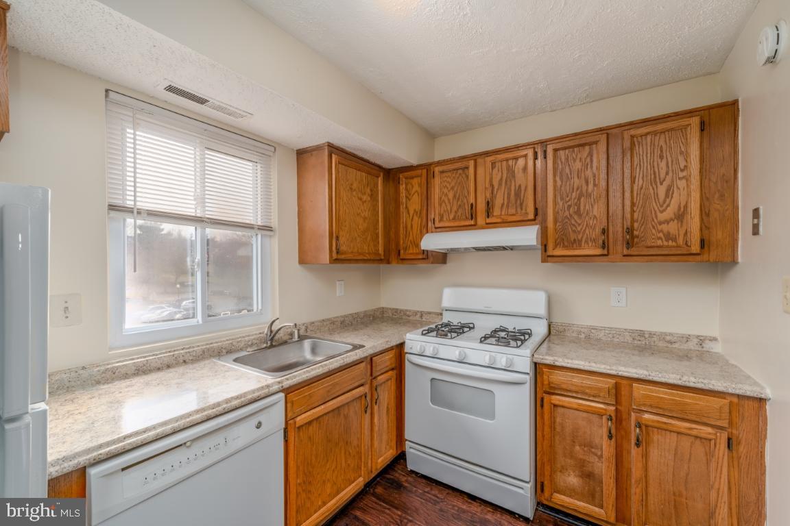 GARDENS AT OWINGS MILLS - Residential Lease