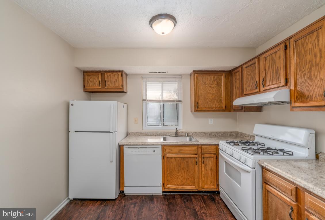 GARDENS AT OWINGS MILLS - Residential Lease