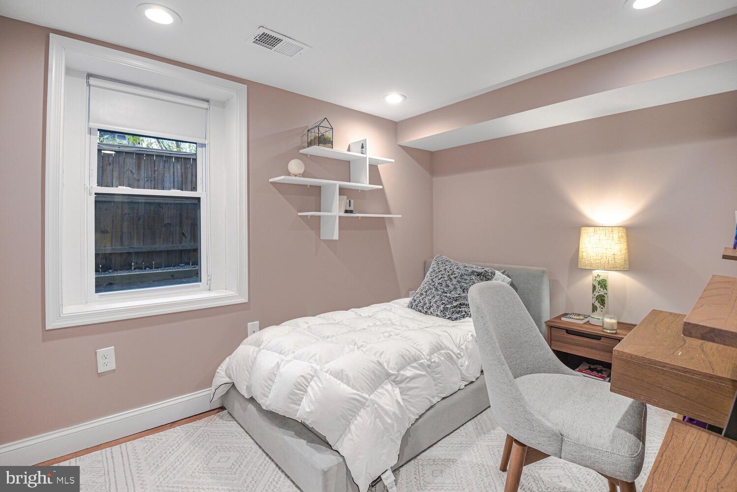 BLOOMINGDALE - Residential Lease