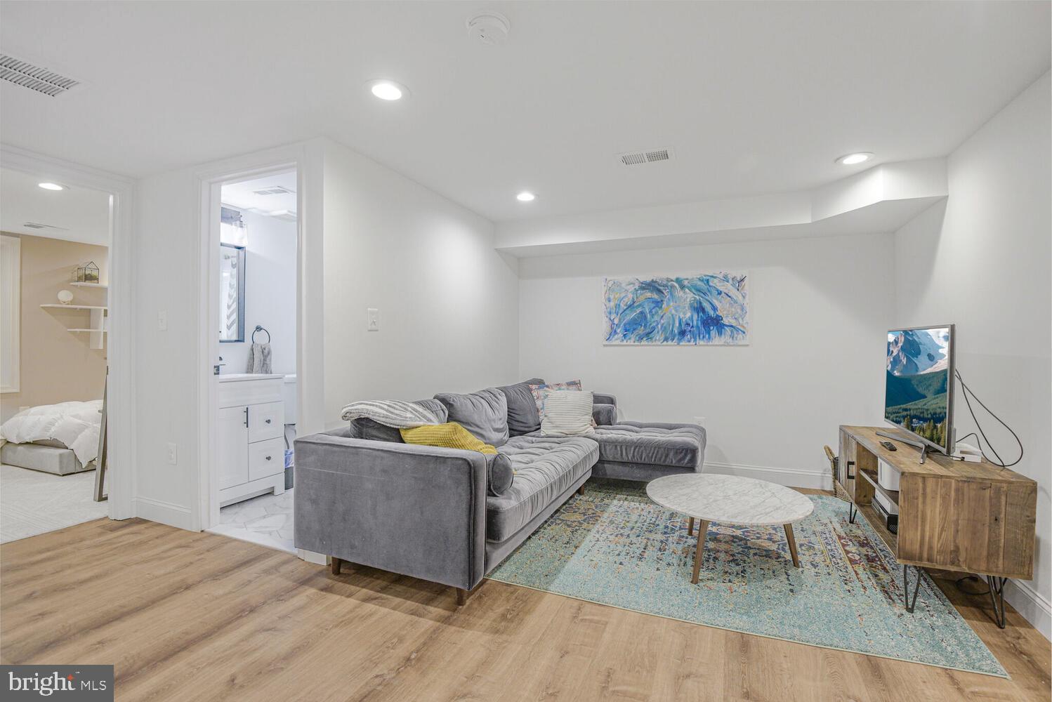 BLOOMINGDALE - Residential Lease