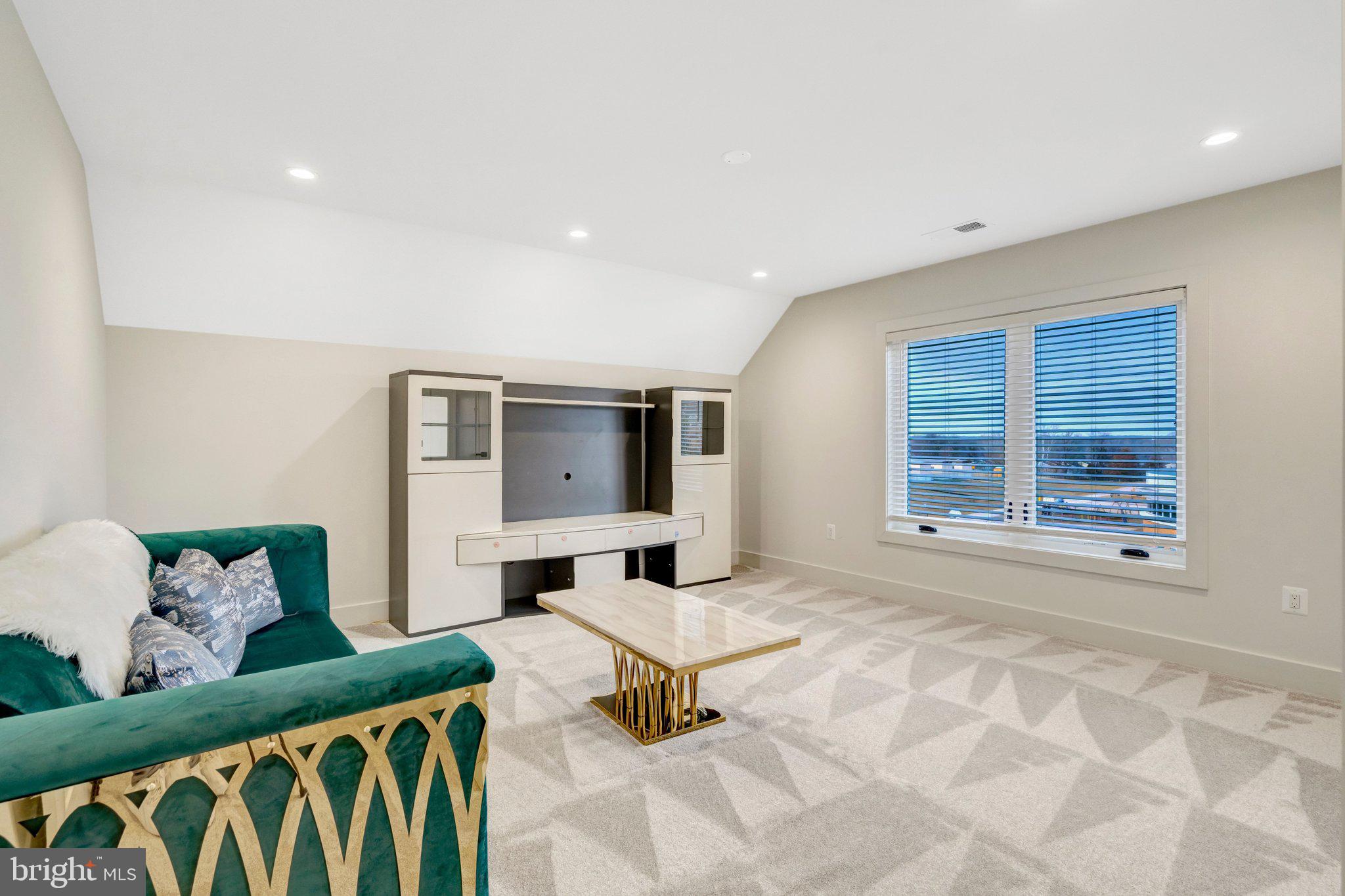 YORKSHIRE PARK - Residential