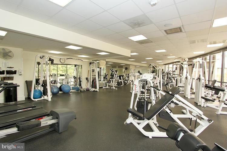 PROMENADE TOWERS - Residential Lease