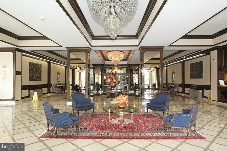 PROMENADE TOWERS - Residential Lease