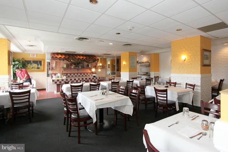 PROMENADE TOWERS - Residential Lease