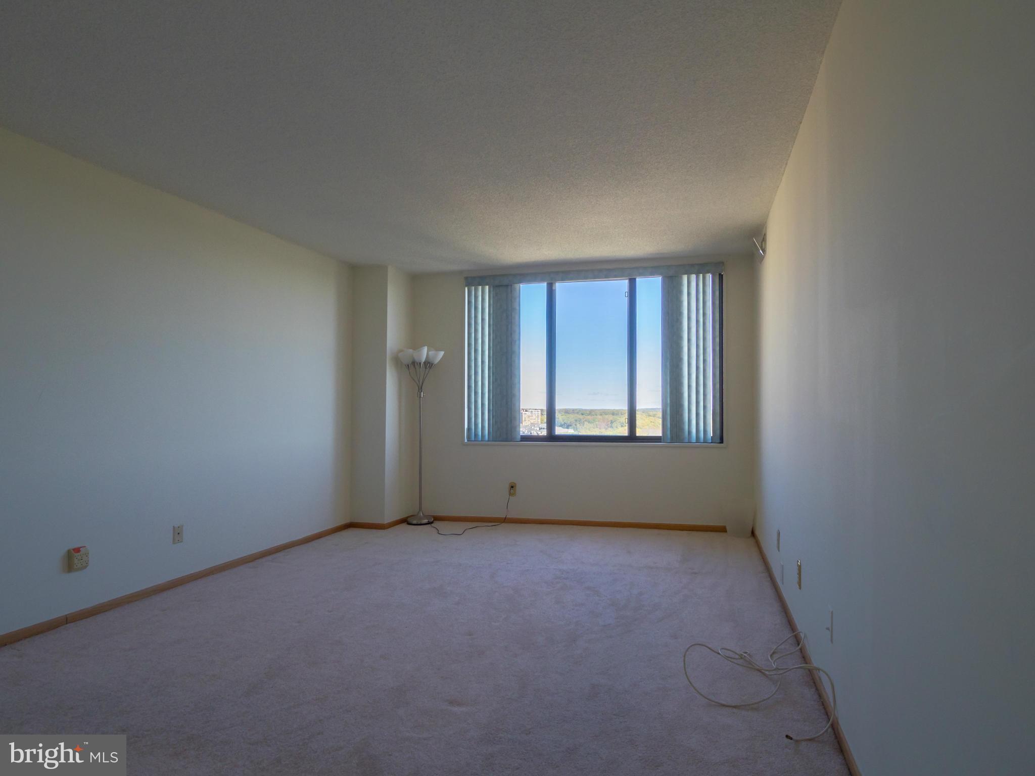 PROMENADE TOWERS - Residential Lease