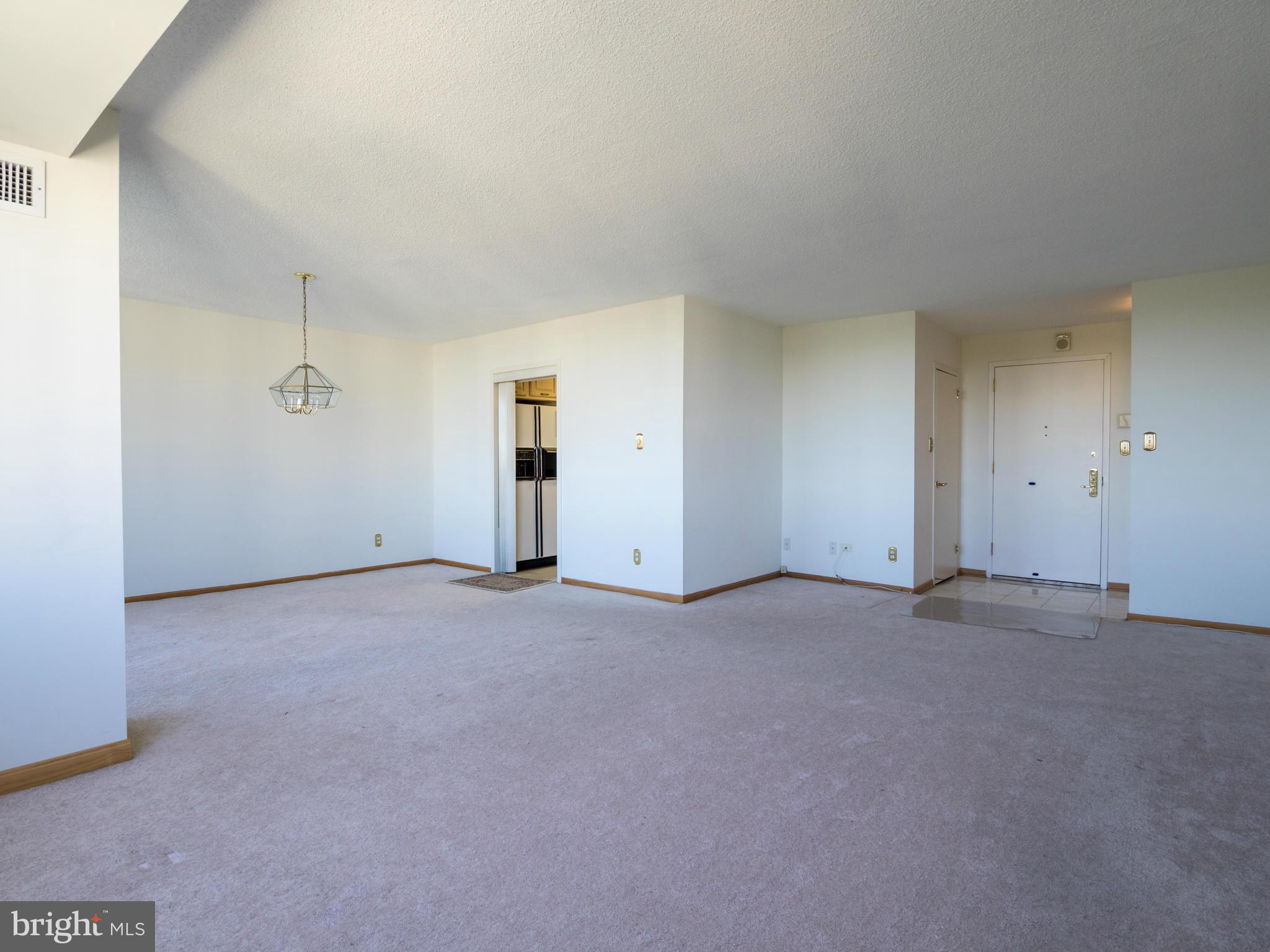 PROMENADE TOWERS - Residential Lease