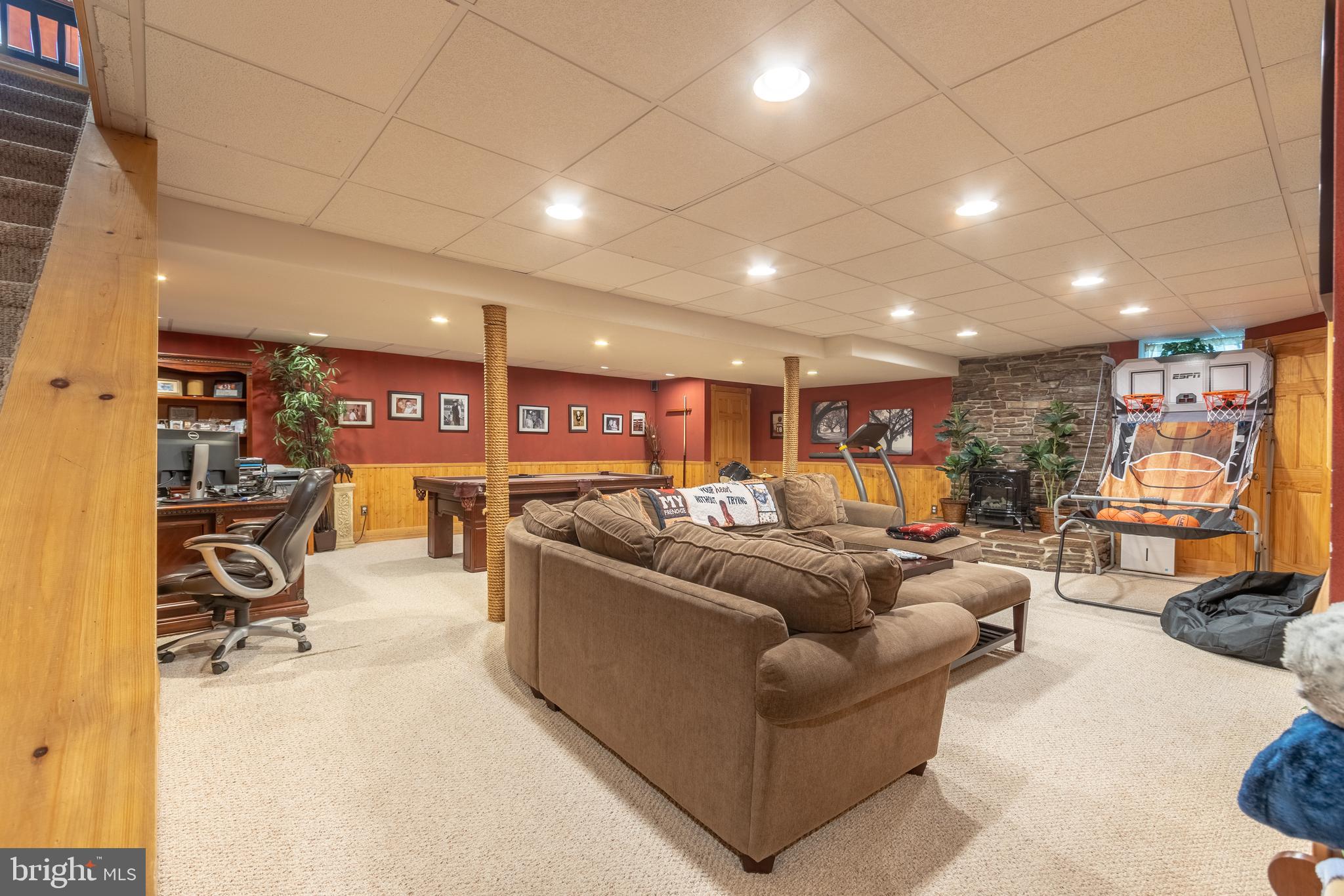 FARM CREST - Residential