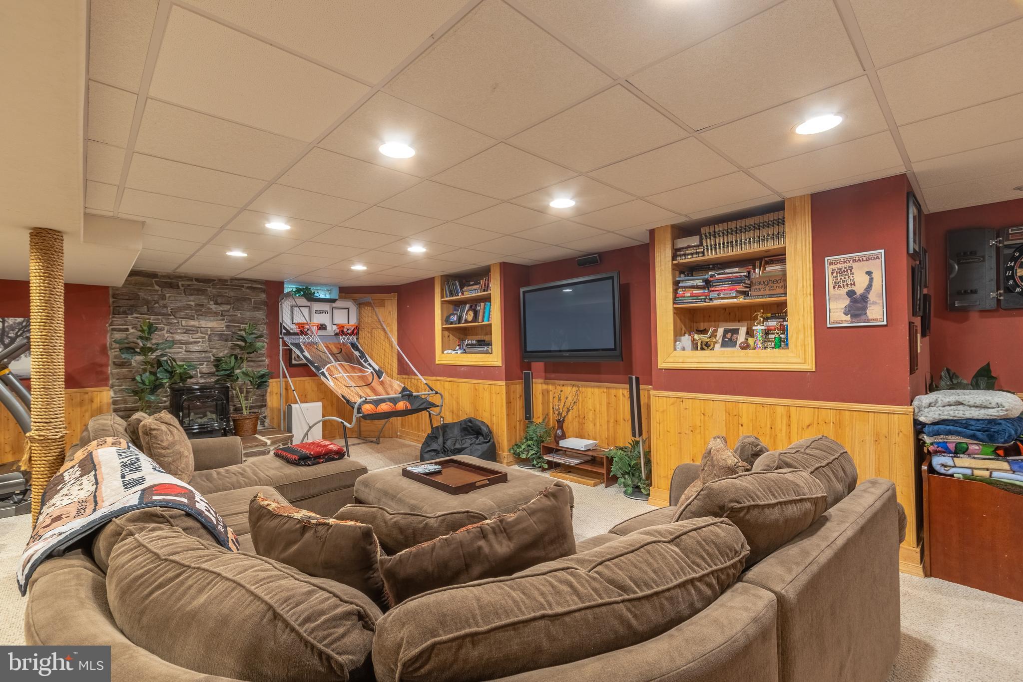 FARM CREST - Residential