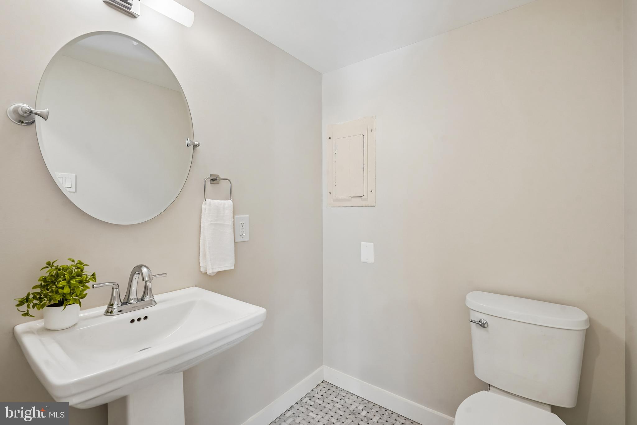 1309 NORTHGATE SQUARE