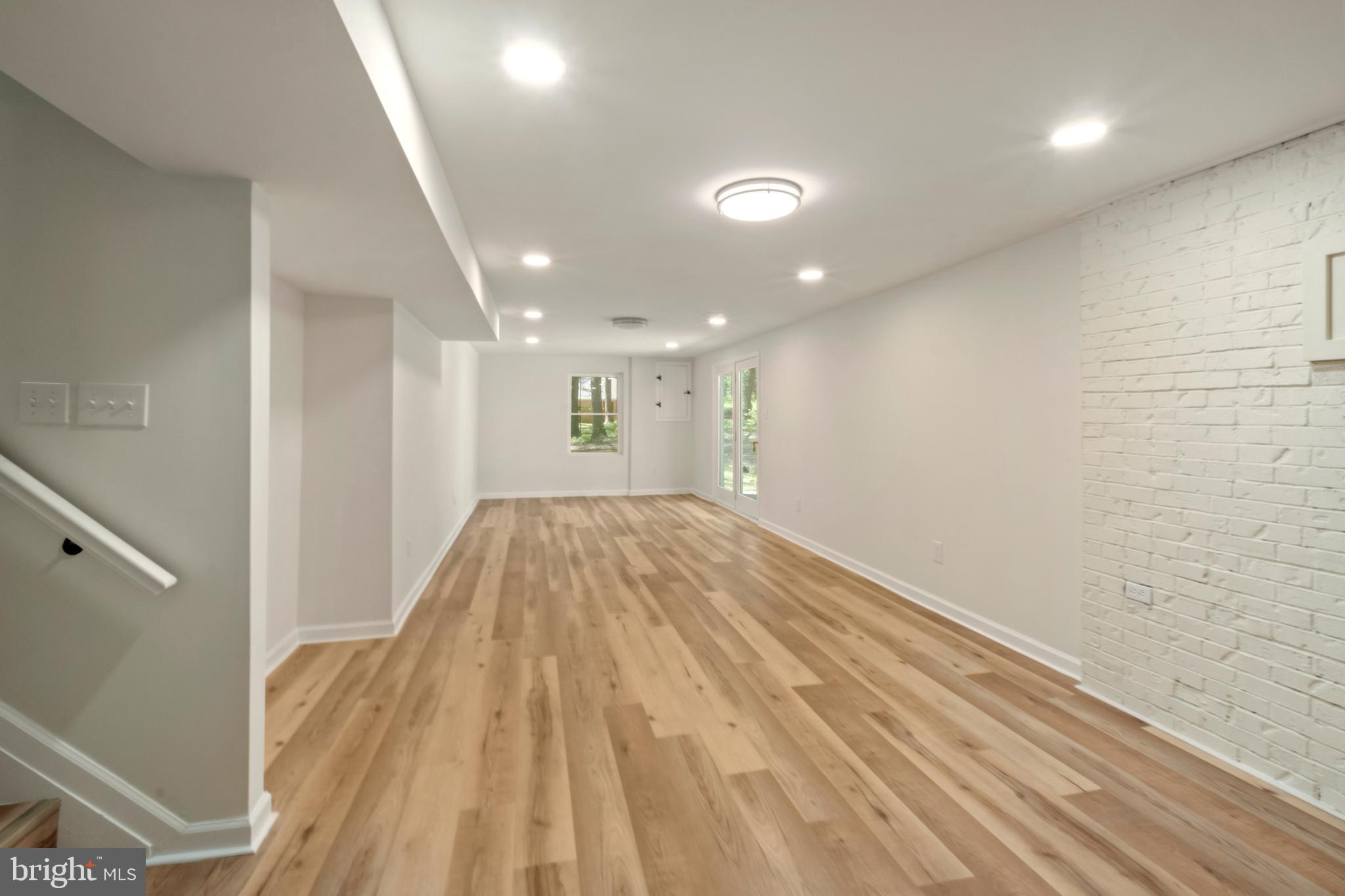 WOODBRIER MANOR - Residential