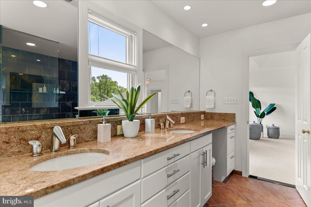 WOODMONT - Residential