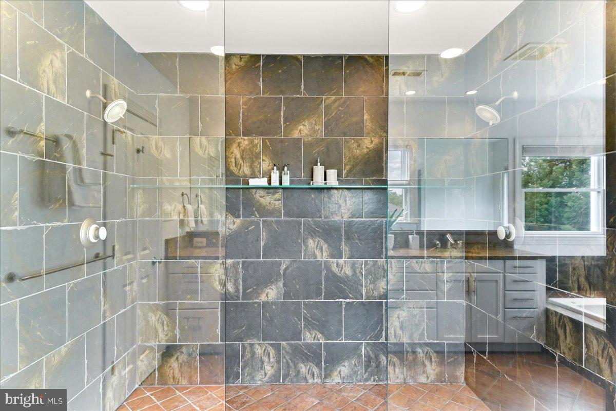 WOODMONT - Residential