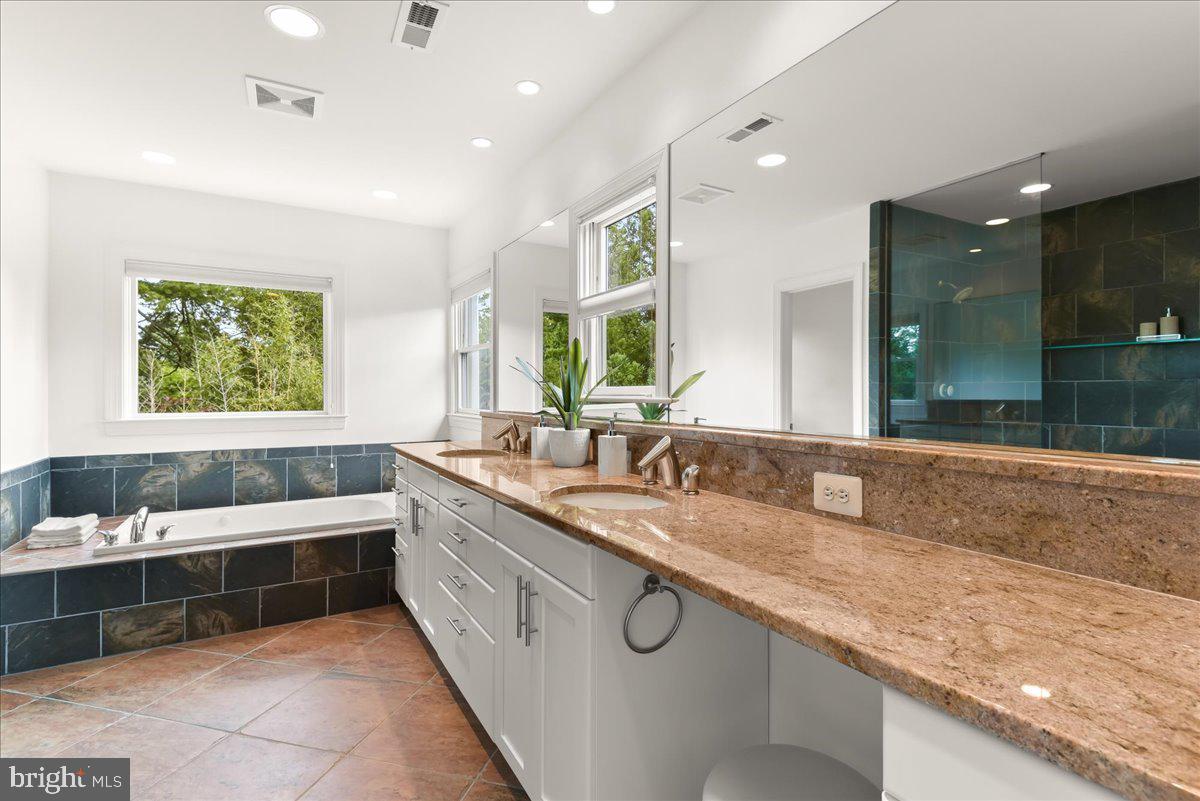 WOODMONT - Residential