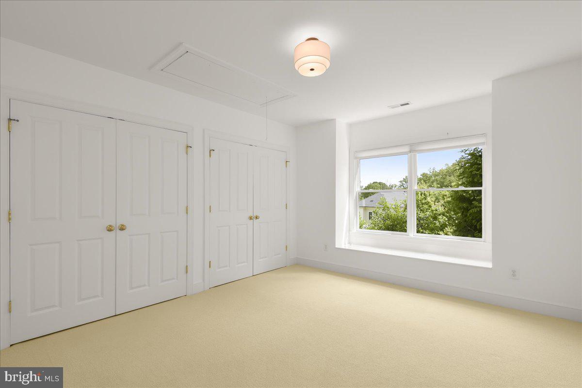 WOODMONT - Residential