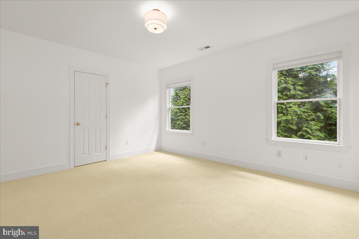 WOODMONT - Residential